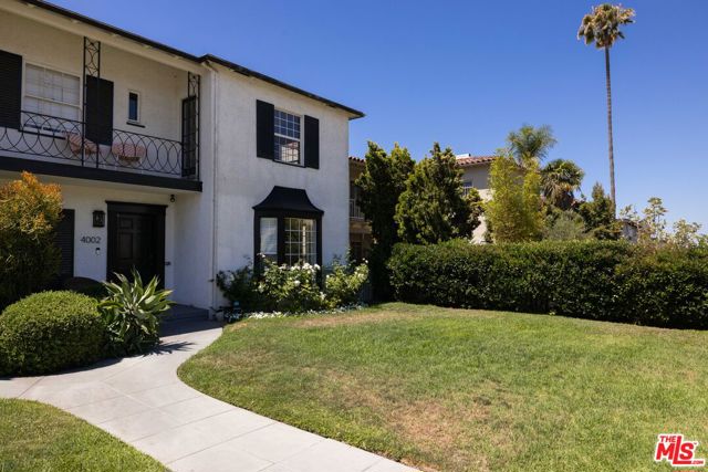 4002 W Adams Boulevard, Los Angeles CA: https://media.crmls.org/mediaz/c4a37d19-6cbe-4e2a-aa02-d52fbdff94d3.jpg