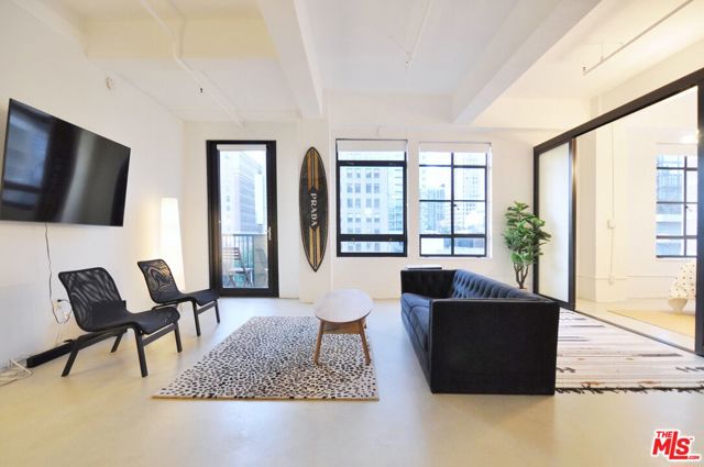 849 S Broadway, Los Angeles CA: https://media.crmls.org/mediaz/c4a38662-7831-400a-87e7-c6908abaed28.jpg