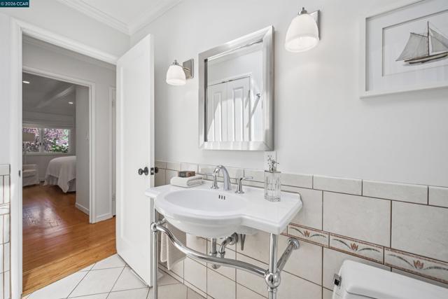 3231 Camino Colorados, Lafayette CA: https://media.crmls.org/mediaz/c4a3a57e-334c-4938-ac14-7fff741f47fd.jpg