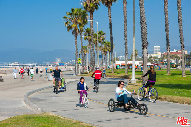 737 Pier Avenue, Santa Monica CA: https://media.crmls.org/mediaz/c4a3cef3-28c1-4c6c-9ec2-55bf721b6e25.jpg