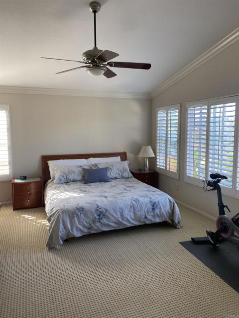 Detail Gallery Image 6 of 7 For 10992 Clovehurst Way, San Diego,  CA 92130 - 5 Beds | 3 Baths