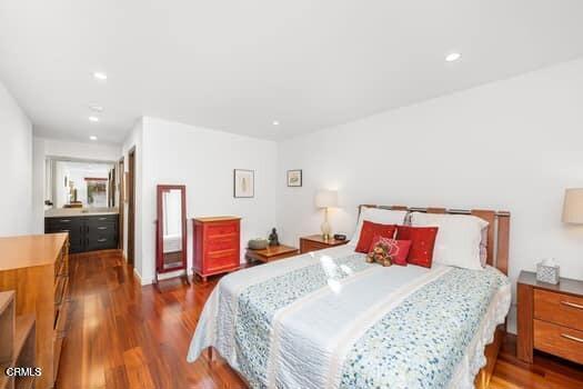 476 Harbor Lights Lane, Port Hueneme CA: https://media.crmls.org/mediaz/c4a4a63f-1fc1-4eca-9bb8-125da42b1912.jpg