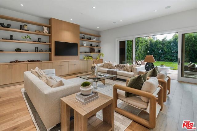 4 Bed Home for Sale in Los Angeles, California