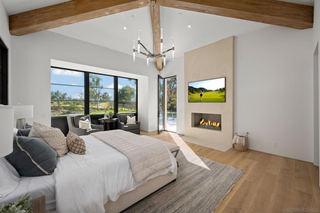 MLS #250043116SD image #13