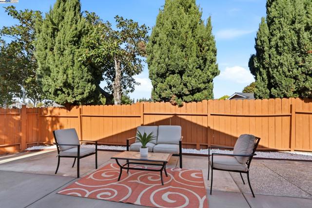 32252 Coronation dr, Union City CA: https://media.crmls.org/mediaz/c4a5885c-dcbd-418f-9357-561ea11cbde5.jpg