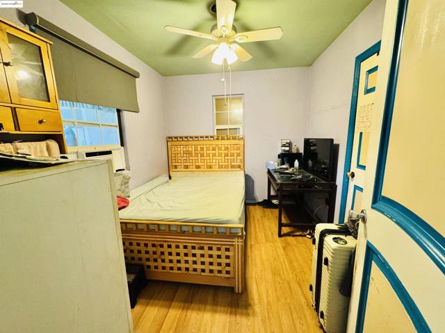 1344 64Th Ave, Oakland CA: https://media.crmls.org/mediaz/c4a5f9ab-a79e-41c2-9006-7856aa5898c9.jpg