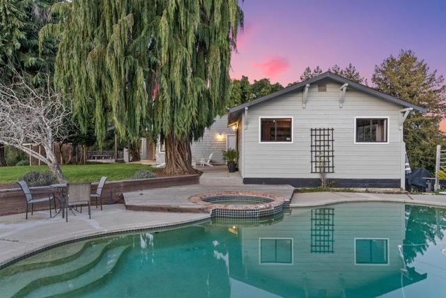500 Valencia School Road, Aptos CA: https://media.crmls.org/mediaz/c4a62996-24a5-4c16-a2ad-09a827dea40f.jpg