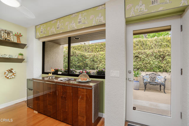 Detail Gallery Image 14 of 44 For 108 S Grand Ave, Pasadena,  CA 91105 - 3 Beds | 2/1 Baths