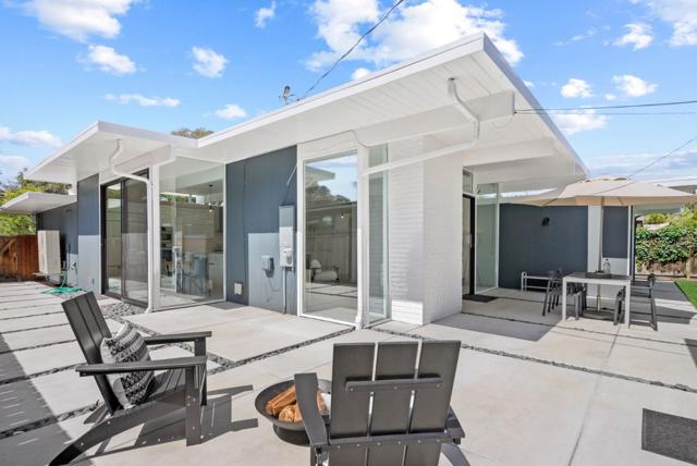 986 Loma Verde Avenue, Palo Alto CA: https://media.crmls.org/mediaz/c4a6fe8b-b4fe-4098-acd3-428a4f914cc7.jpg