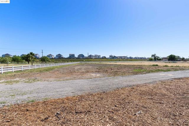 3393 Gateway Rd, Bethel Island CA: https://media.crmls.org/mediaz/c4a76146-7bfc-4561-93d4-36f69da0a062.jpg