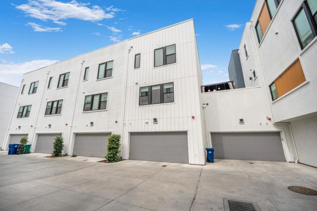 2180 Corsair Street, Alameda CA: https://media.crmls.org/mediaz/c4a77466-be01-46f9-8204-3d0222dd5375.jpg