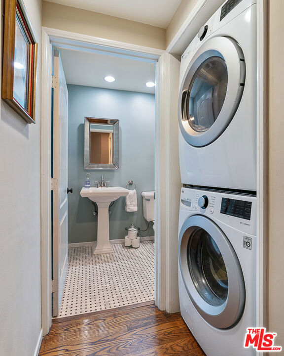 120 N Swall Drive, Los Angeles CA: https://media.crmls.org/mediaz/c4a8210e-84af-4ab3-ba9e-e7dbdf4b909f.jpg