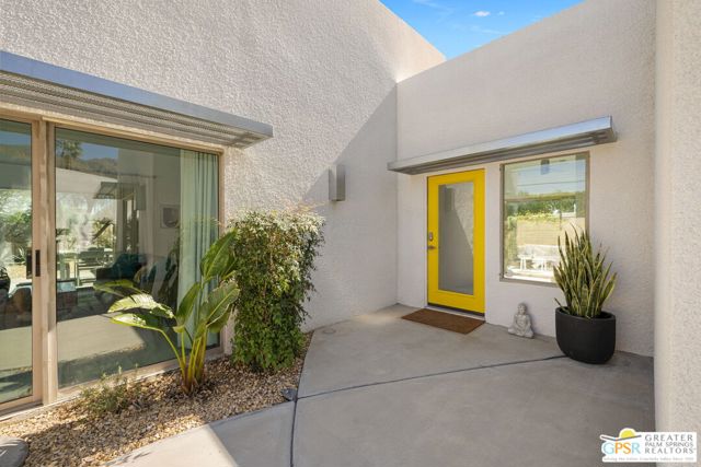 2470 N Cardillo Avenue, Palm Springs CA: https://media.crmls.org/mediaz/c4a8ba70-ebbb-483a-9d93-0eebb241b0a3.jpg