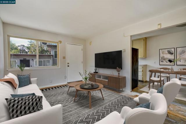 5235 Macarthur Blvd, Oakland CA: https://media.crmls.org/mediaz/c4a8d1cd-d382-4716-bddb-cecde5642cd0.jpg