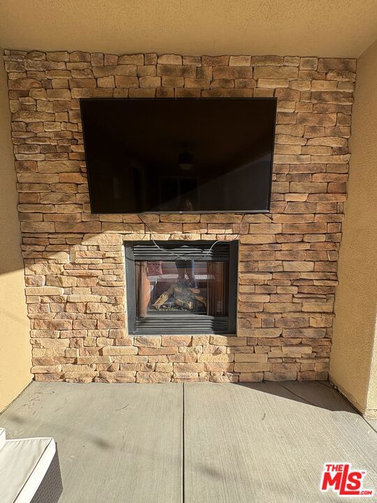 19320 Carranza Lane, Santa Clarita CA: https://media.crmls.org/mediaz/c4a941a8-e916-4c3b-8294-7e75bbd1eac4.jpg