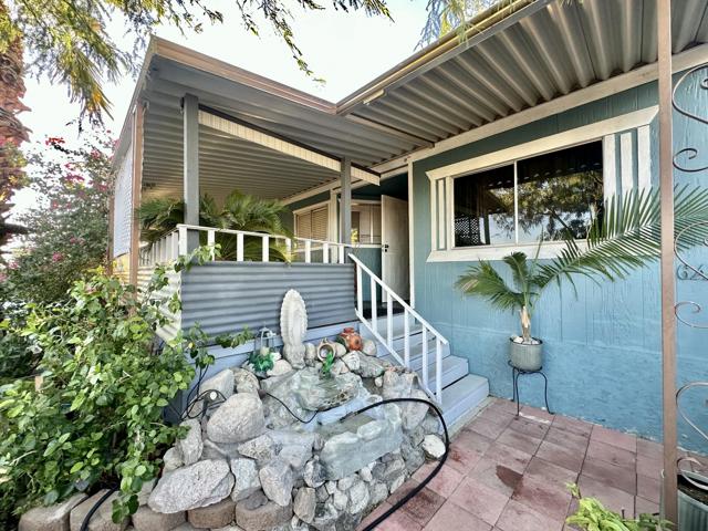 69530 Dillon Road, Desert Hot Springs CA: https://media.crmls.org/mediaz/c4aa3701-b7a0-4a3e-b232-0855ef420ff7.jpg