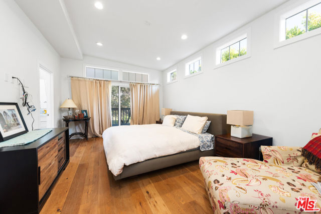 29500 Heathercliff Road, Malibu CA: https://media.crmls.org/mediaz/c4aa5325-300e-469f-b540-65e89ae57e49.jpg