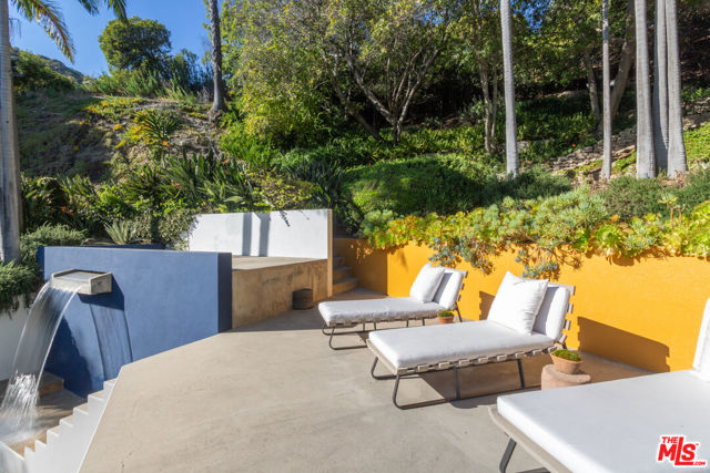 2034 Outpost Drive, Los Angeles CA: https://media.crmls.org/mediaz/c4aa7a72-21c6-413b-bdc8-f3a6efcb79e0.jpg