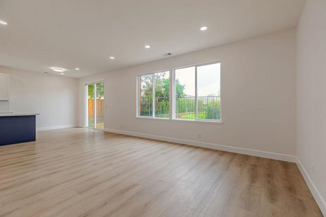 9135 Desiderio Way, Gilroy CA: https://media.crmls.org/mediaz/c4ab0f89-2343-4e9f-9a62-228043a2ae52.jpg