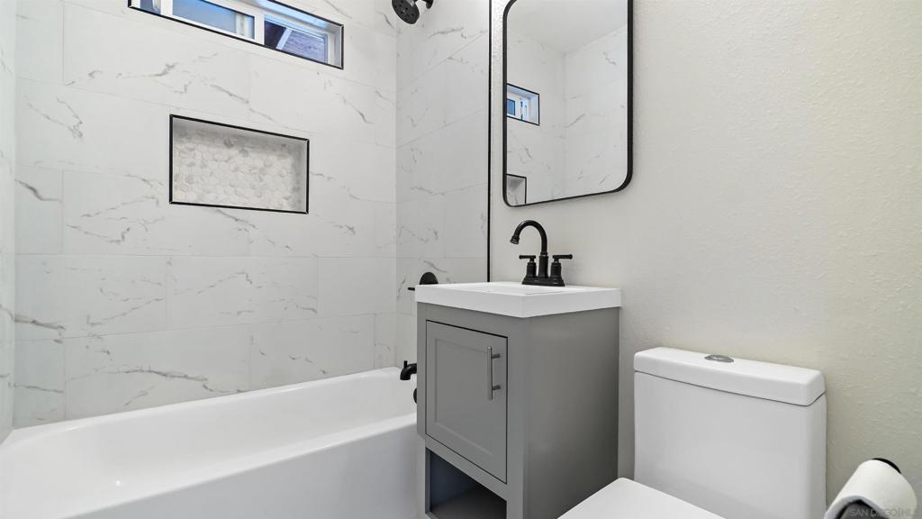 MLS #250042675SD image #31