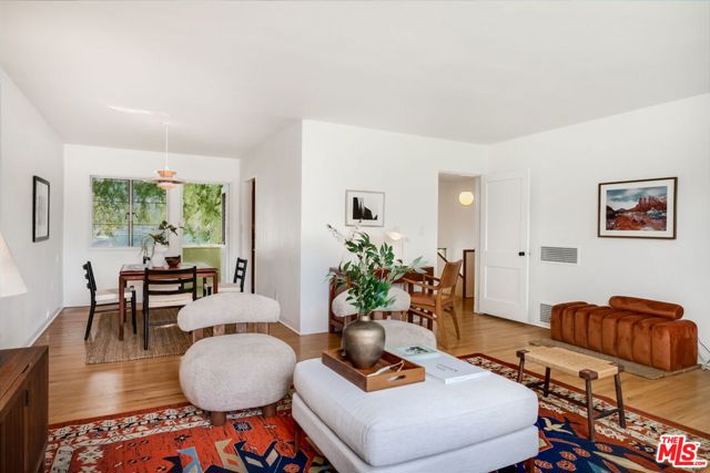 5172 1/2 Village, Los Angeles CA: https://media.crmls.org/mediaz/c4ac6219-1b60-4c96-97b4-38d60ccb3aa5.jpg