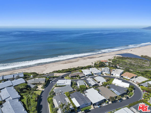 29500 Heathercliff, Malibu CA: https://media.crmls.org/mediaz/c4ad182d-f5b3-43e9-b306-1225fc420922.jpg