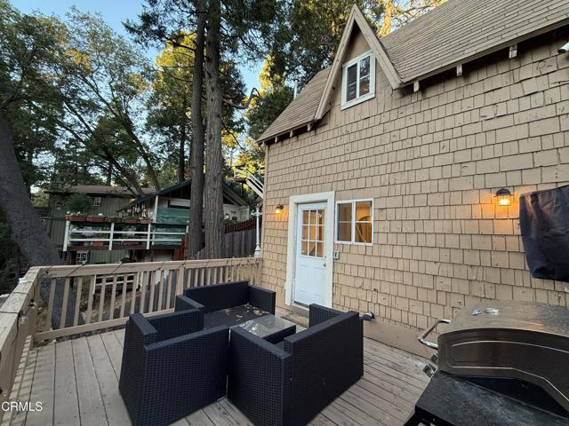 23624 Scenic Drive, Crestline CA: https://media.crmls.org/mediaz/c4ae3d1f-55b9-470c-9a72-7cafcca45df1.jpg