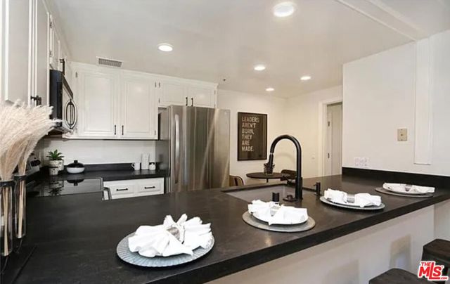 880 1st Street, Los Angeles, California 90012, 2 Bedrooms Bedrooms, ,2 BathroomsBathrooms,Condominium,For Sale,1st,24431939