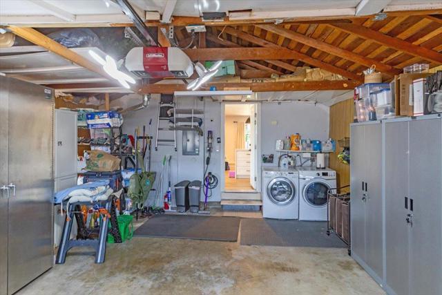 2725 Newhall Street, Santa Clara CA: https://media.crmls.org/mediaz/c4afde52-914d-4904-a467-fffa8d331bc7.jpg