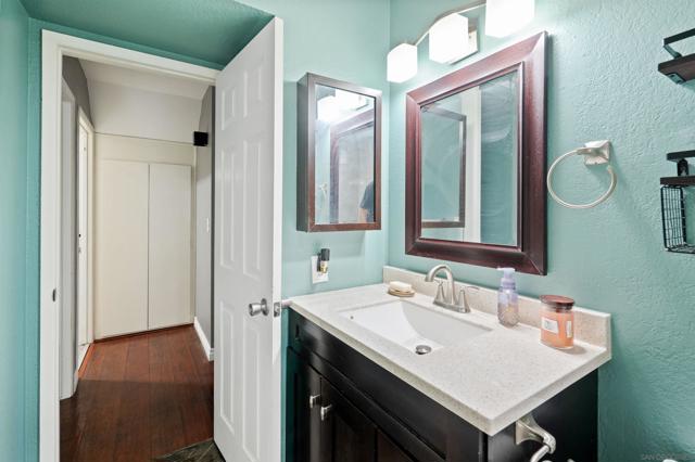 2714 Crownridge Ln, Spring Valley CA: https://media.crmls.org/mediaz/c4afed89-ca06-4309-9847-61cde3bc510d.jpg