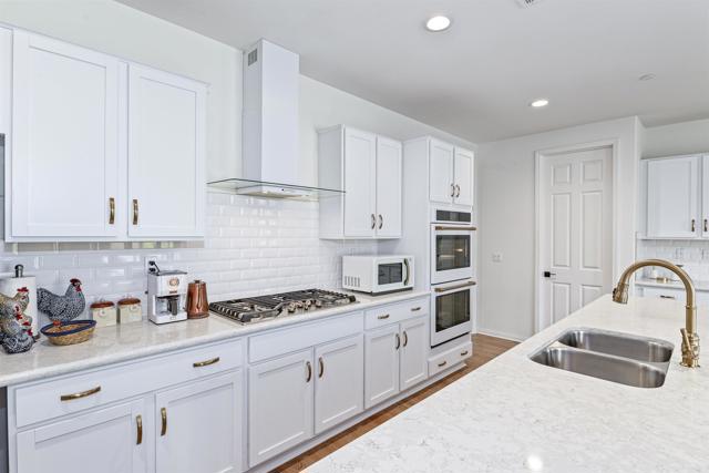 Image 4 of 29 For 34490 Bloomberry Road