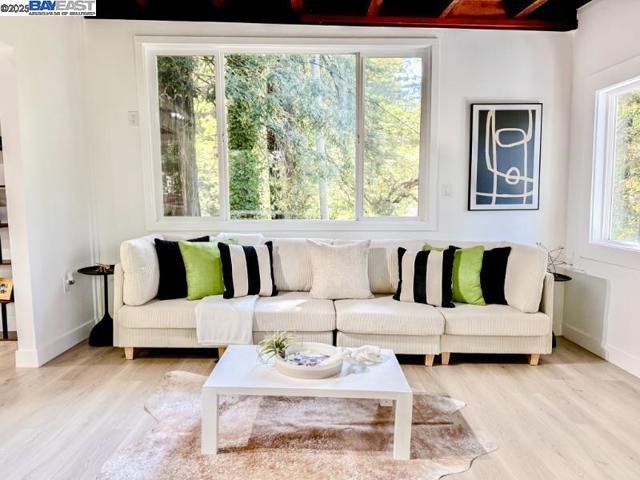 21401 Santa Clara Ave, Monte Rio CA: https://media.crmls.org/mediaz/c4b1ad1b-a84d-4982-95c5-a1a583b7a59b.jpg