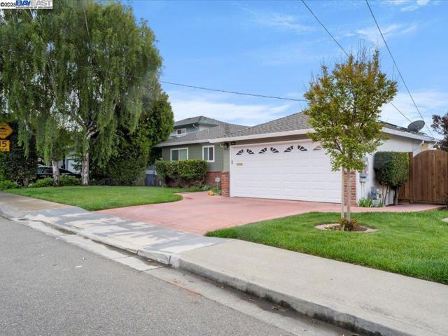 4311 Circle Ave, Castro Valley CA: https://media.crmls.org/mediaz/c4b1f5ee-10b1-49b9-8132-d9587ab7bb43.jpg