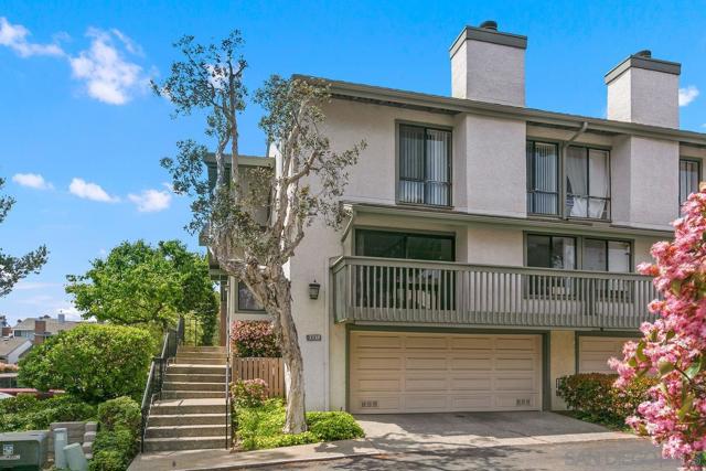 3338 Caminito Vasto, La Jolla CA: https://media.crmls.org/mediaz/c4b20fa0-4fba-42c5-b3d3-0b7bddf817bb.jpg