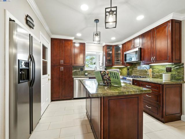 5426 Borgia Rd, Fremont CA: https://media.crmls.org/mediaz/c4b24607-0994-4304-bcec-09c17eacc26d.jpg