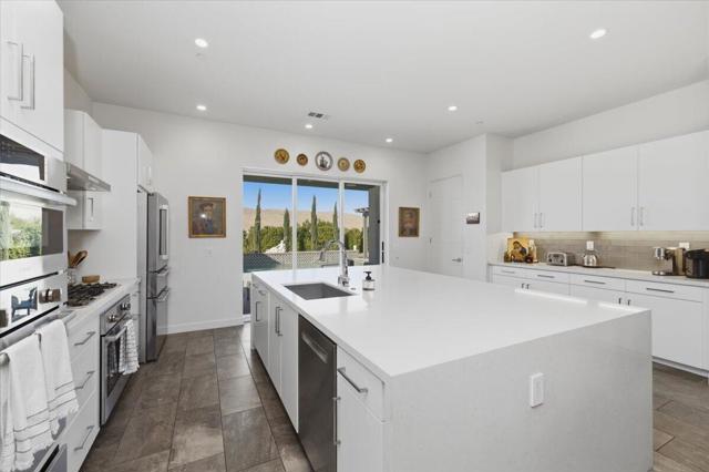 10 Iridium Way, Rancho Mirage, CA 92270