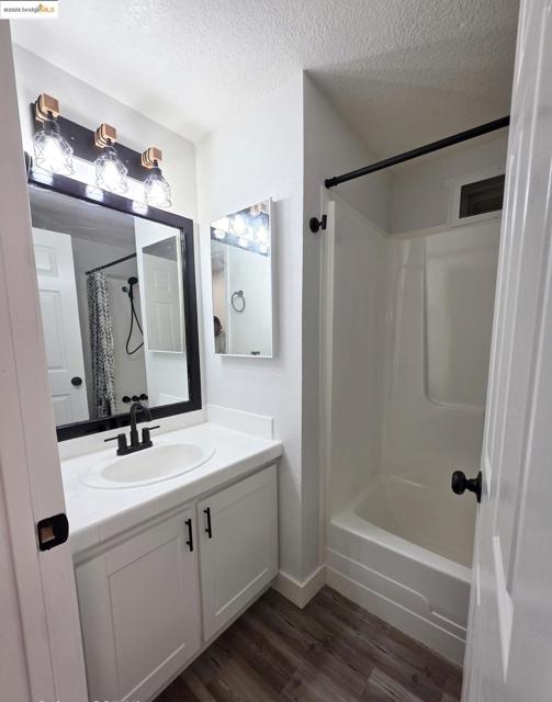 343 Alcott Ct, Bethel Island CA: https://media.crmls.org/mediaz/c4b2f39d-54b5-4cbe-b865-f7caca4e1be0.jpg