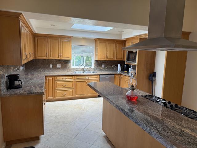 8874 Gowdy Avenue, San Diego CA: https://media.crmls.org/mediaz/c4b32a8d-a7b5-4a60-aa42-65e59aacaaec.jpg