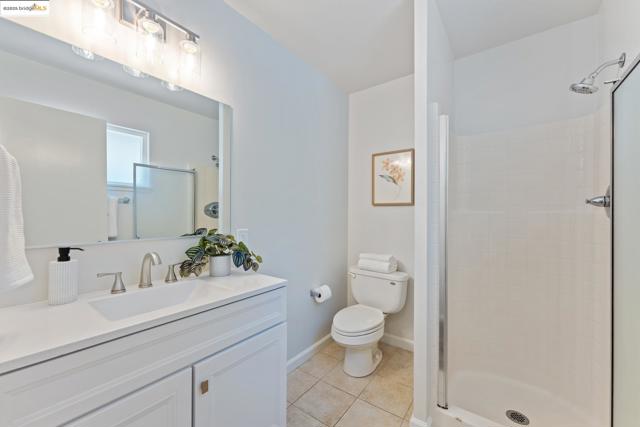 3129 Deseret Dr, Richmond CA: https://media.crmls.org/mediaz/c4b3797c-9922-4abc-871d-5f429f8bf43f.jpg