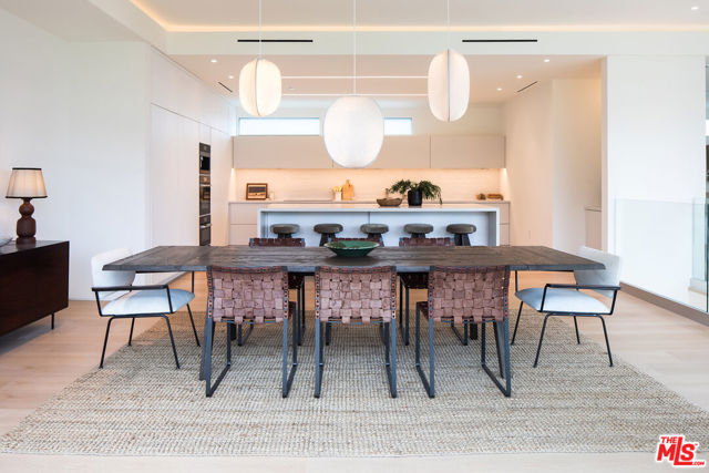 1943 Sunset Plaza Drive, Los Angeles CA: https://media.crmls.org/mediaz/c4b37db9-e49c-40ea-a5fe-e6d21ce18887.jpg