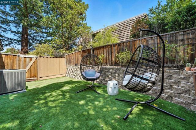 1624 San Luis Rd, Walnut Creek CA: https://media.crmls.org/mediaz/c4b453be-cdcd-468c-bbdb-646a1c89c10a.jpg