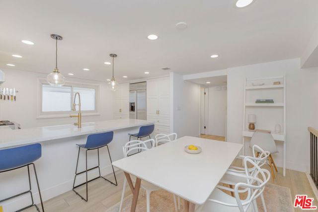 4734 La Villa Marina, Marina del Rey CA: https://media.crmls.org/mediaz/c4b48648-da5a-49f0-843a-12d77d32c1d6.jpg