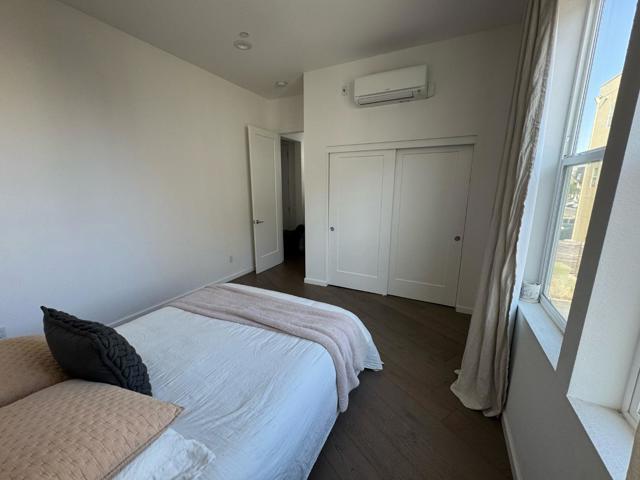 5808 Nugget Way, Dublin CA: https://media.crmls.org/mediaz/c4b4a74c-1069-4b16-978f-96fe8ea5eace.jpg