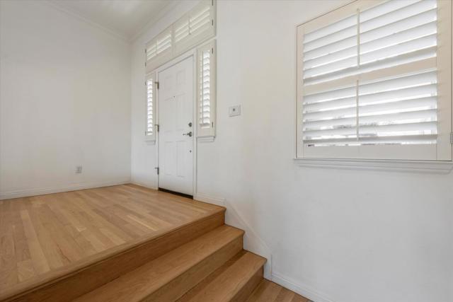 8215 Skyline Circle, Oakland CA: https://media.crmls.org/mediaz/c4b4e0ec-7741-4a4b-a9db-b29491267cf8.jpg