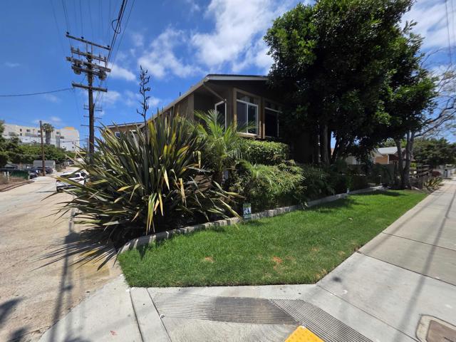 4225 Florida Street, San Diego CA: https://media.crmls.org/mediaz/c4b4f692-b4a3-477f-b190-5b4b7700bf11.jpg