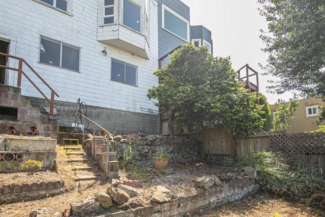 224 Shields Street, San Francisco CA: https://media.crmls.org/mediaz/c4b4fcae-f0be-4349-93bb-5612e8a07654.jpg