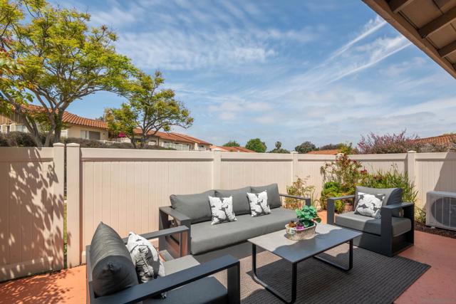 1829 Forestdale Dr, Encinitas CA: https://media.crmls.org/mediaz/c4b5c089-df0e-44b7-bb7f-72f19ad342a0.jpg