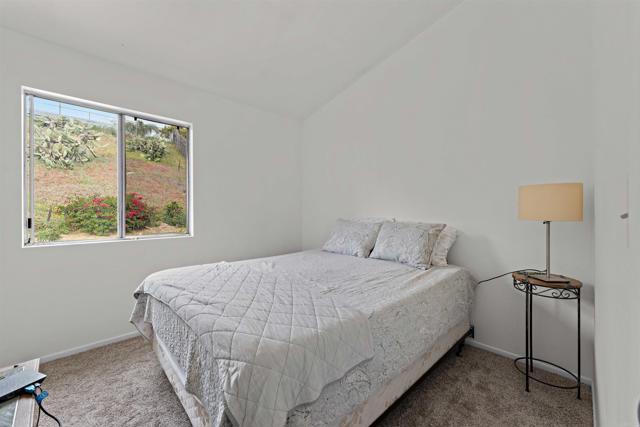 Detail Gallery Image 11 of 22 For 5133 Greenbrook St, Oceanside,  CA 92057 - 4 Beds | 2 Baths