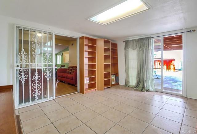 Detail Gallery Image 18 of 27 For 1408 Ebbs St, San Diego,  CA 92114 - 3 Beds | 1 Baths