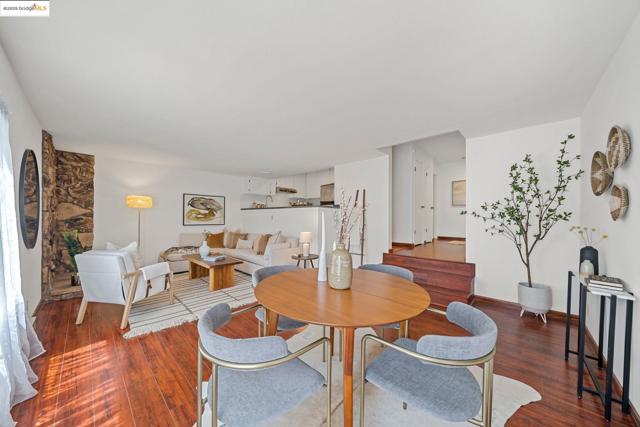 3501 35Th Ave, Oakland CA: https://media.crmls.org/mediaz/c4b64e46-8cf6-486e-963c-3804615904b9.jpg